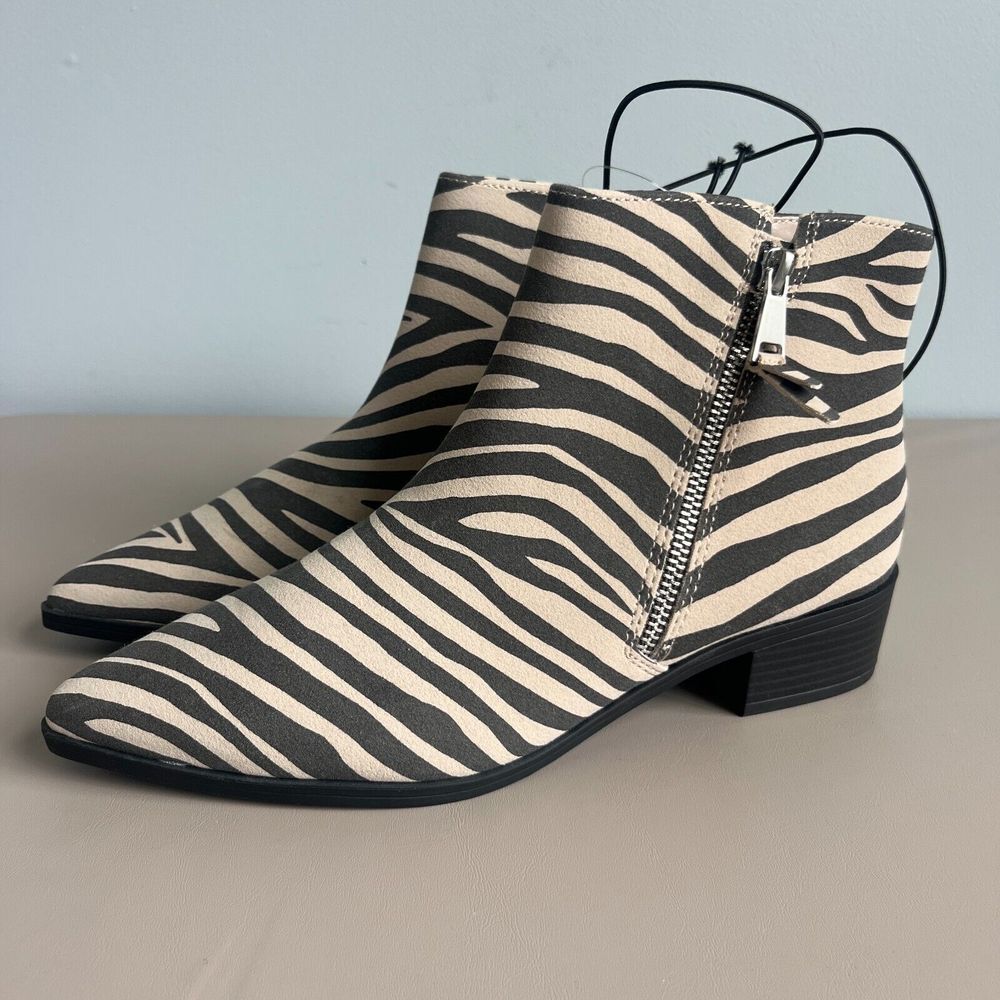WORTHINGTON BROOKDALE ZEBRA ANKLE BOOT MEMORY FOAM size 9 ANIMAL PRINT NWT
